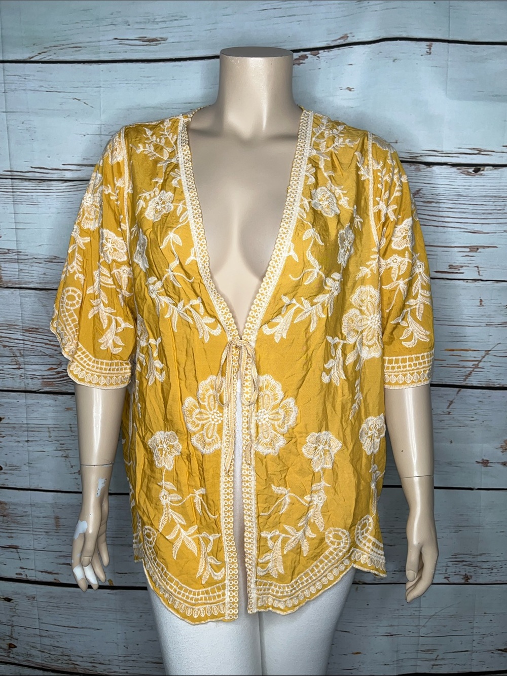 Kindred NWT Sz 3X Mustard Yellow - Floral Embroidered Tie Front Kimono Cardigan